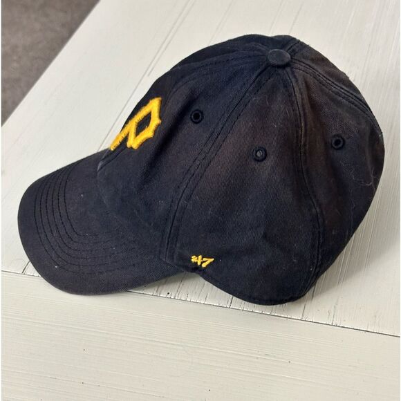 Vintage Pittsburgh Pirates MLB Black Hat Embroidered P in Yellow Pirate Patch M - Picture 3 of 9